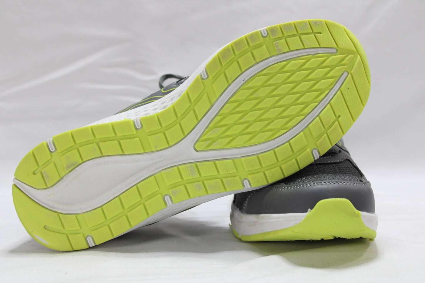 MENS ATHLETIC SHOE