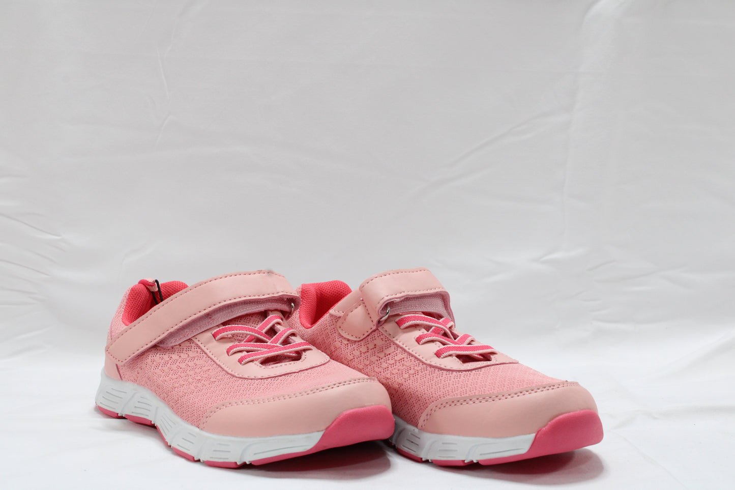 KIDS ATHLETIC SHOES