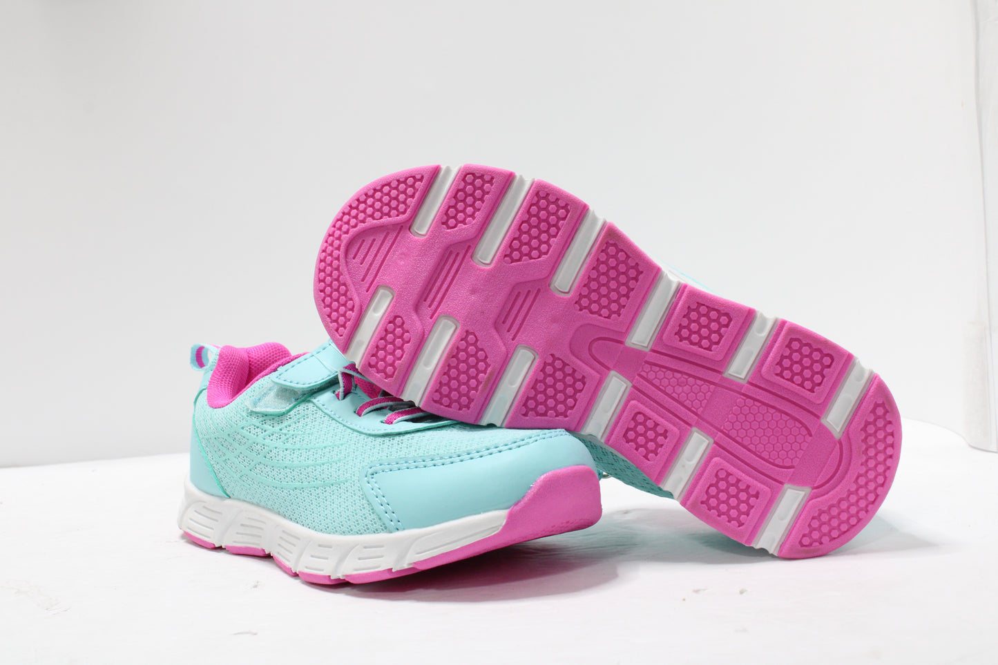 KIDS ATHLETIC SHOE