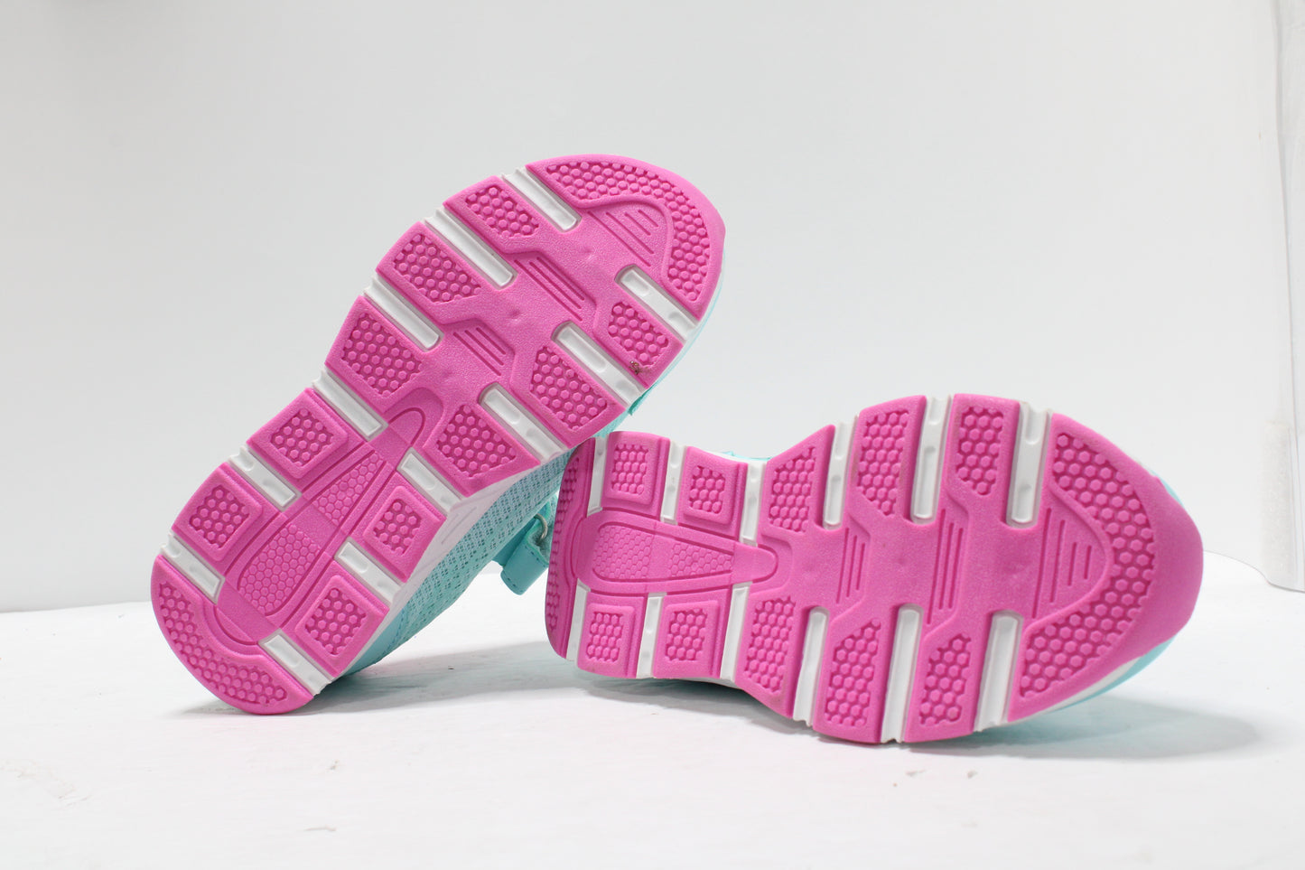 KIDS ATHLETIC SHOE