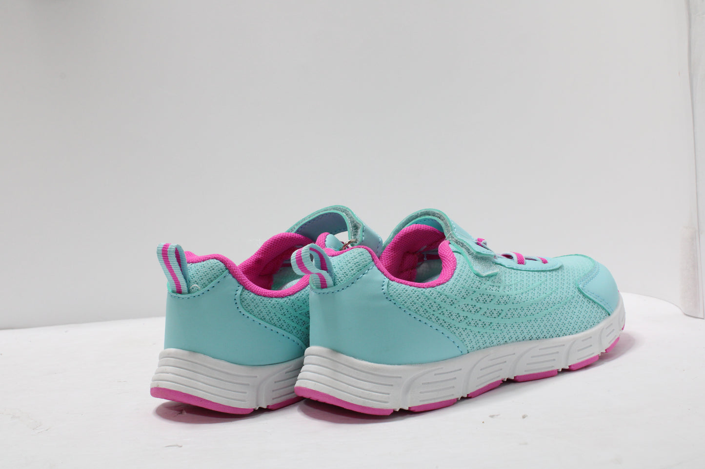 KIDS ATHLETIC SHOE