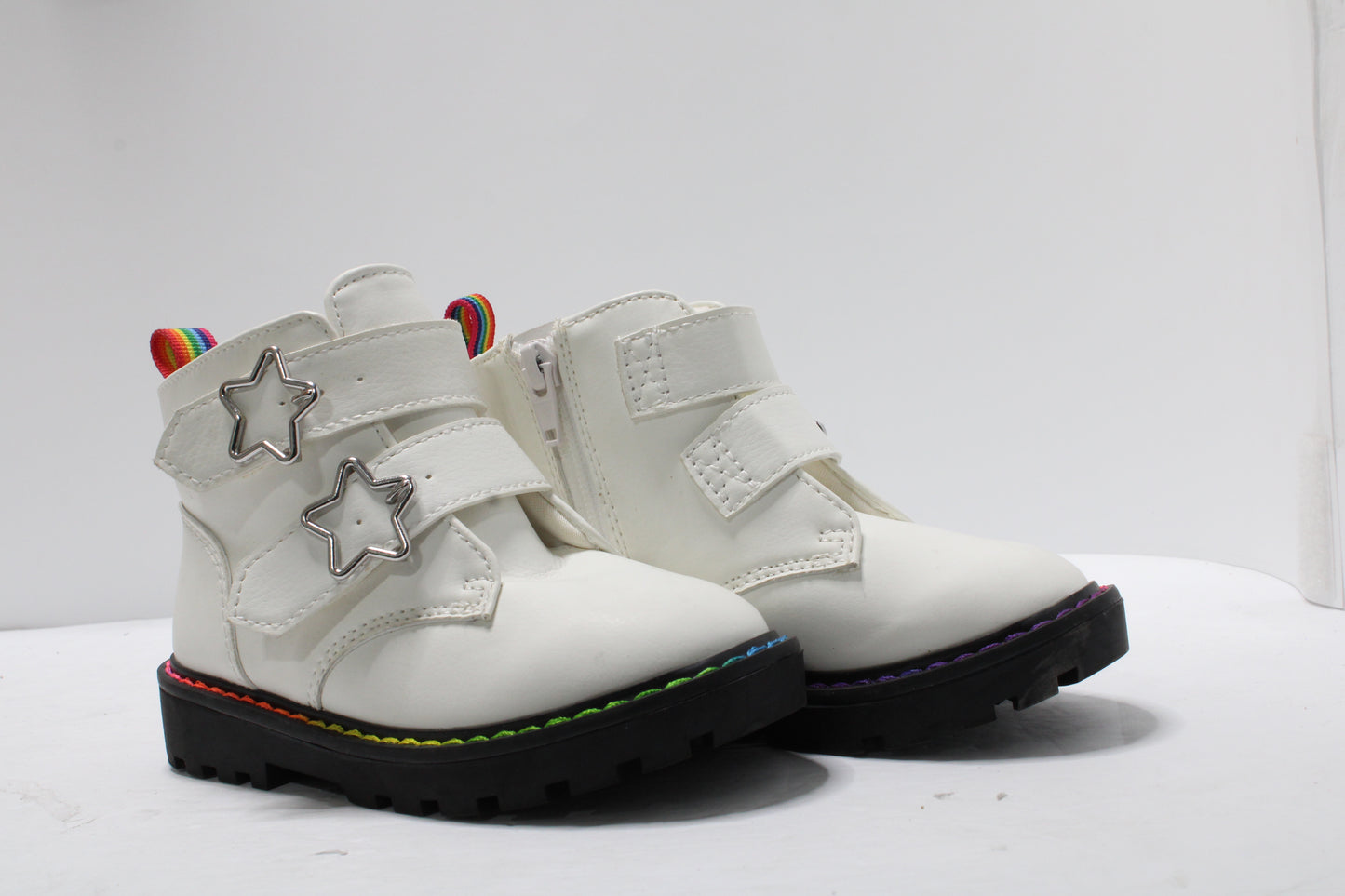 KIDS WHITE BOOTS